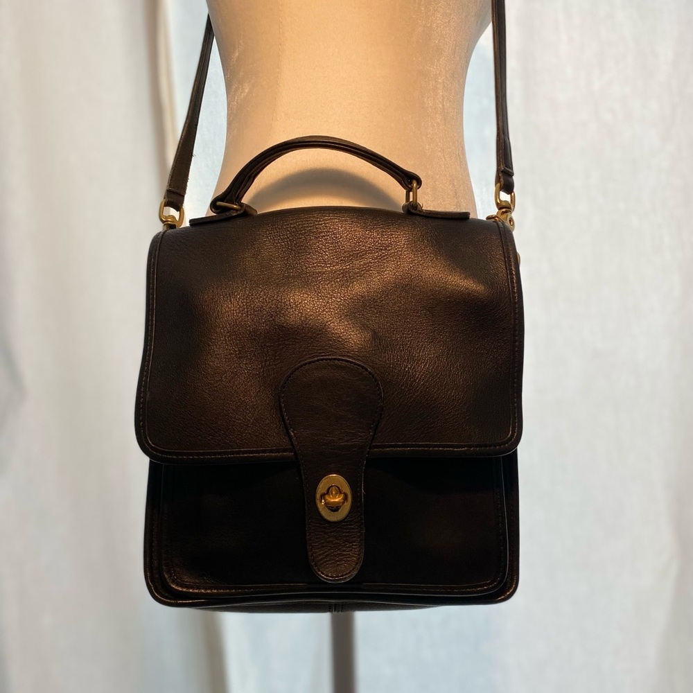 Coach vintage  black leather crossbody station bag messenger, rare.